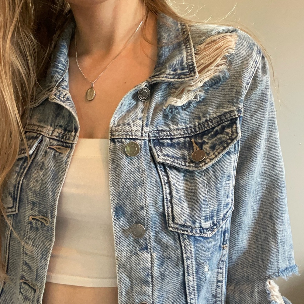 Fab’rik distressed Jean jacket in an acid wash. - Picture 4 of 6